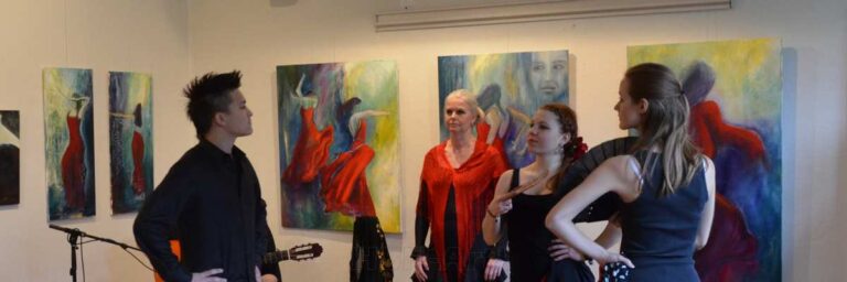 billedkunstner udstiller. En flamencoforestilling ved ferniseringen i Hundested kunstforening