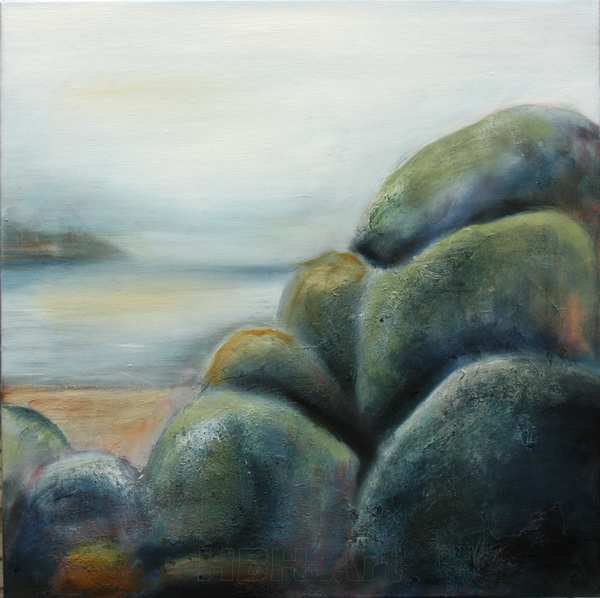 landskabs maleri af strand med store sten. En diset dag ved fjorden