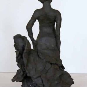 Skulptur af flamencodanser i sort stentøjsler