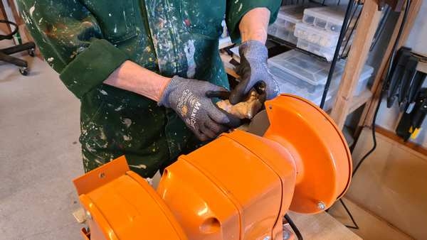 Bronze-støbning Efterbehandling