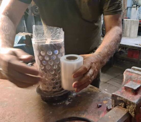 Hullerne dækkes med wrap