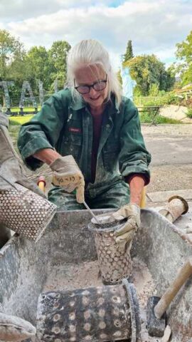 Bronzestøbning Cuvetten tømmes