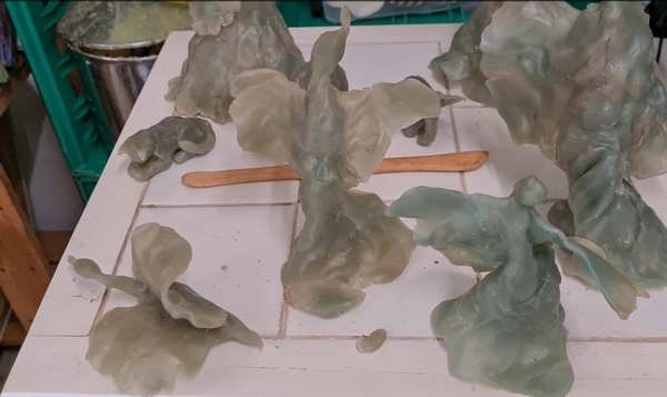 Voksmodeller inden støbning i bronze