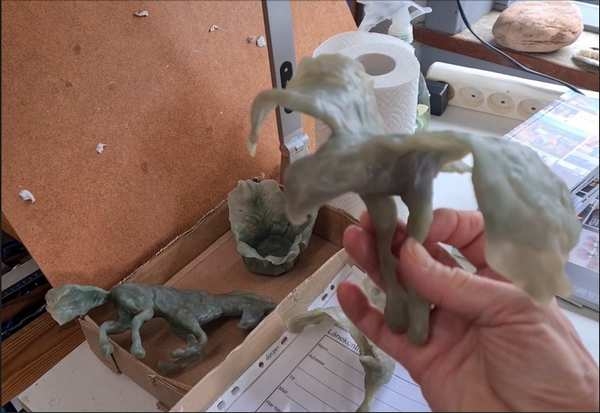 Voksmodel inden støbning i bronze