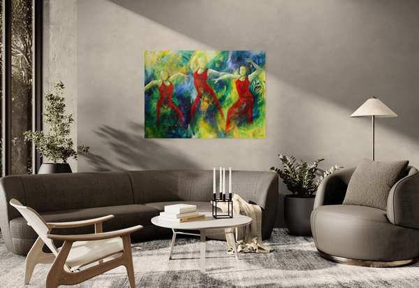 Stort farverigt maleri over sofaen i stuen
